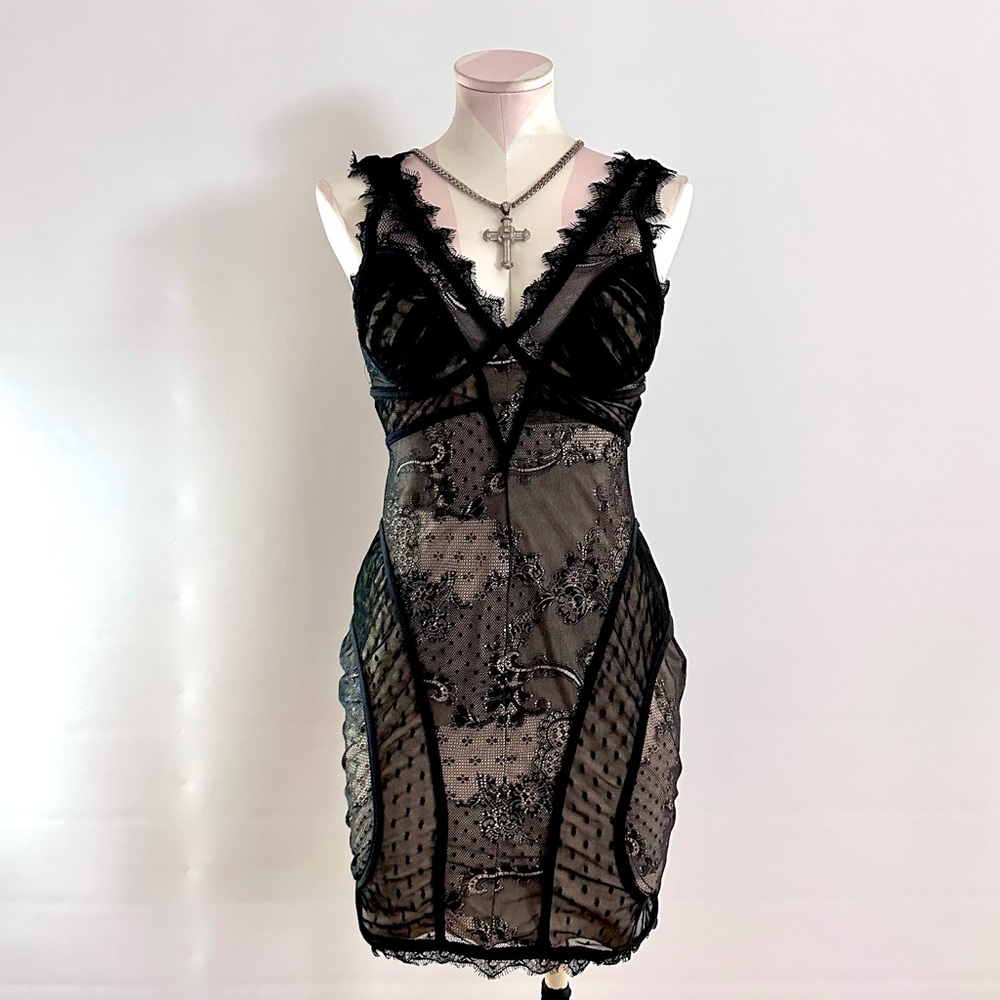 Bebe black vintage lace sleeveless mini/mid length dress excellent condition